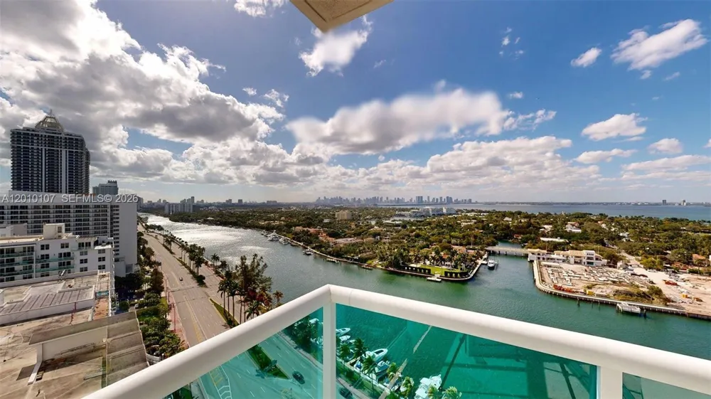 5025 Collins Ave #2206 Miami Beach, FL 33140