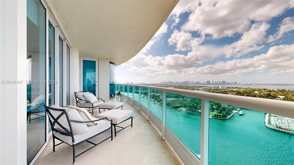 5025 Collins Ave #2206 Miami Beach, FL 33140