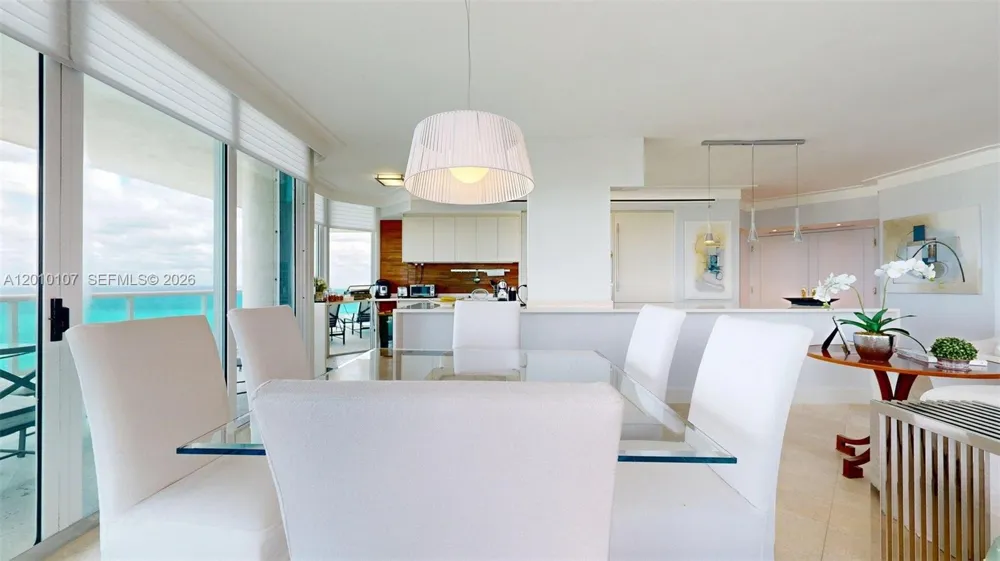 5025 Collins Ave #2206 Miami Beach, FL 33140