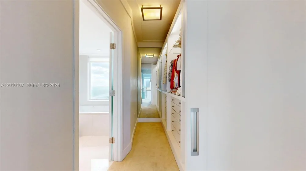 5025 Collins Ave #2206 Miami Beach, FL 33140