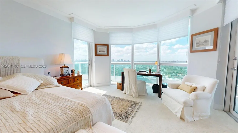 5025 Collins Ave #2206 Miami Beach, FL 33140