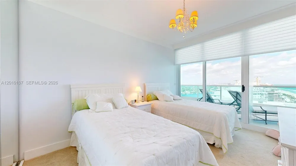 5025 Collins Ave #2206 Miami Beach, FL 33140