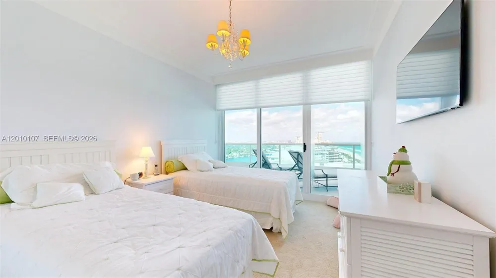 5025 Collins Ave #2206 Miami Beach, FL 33140