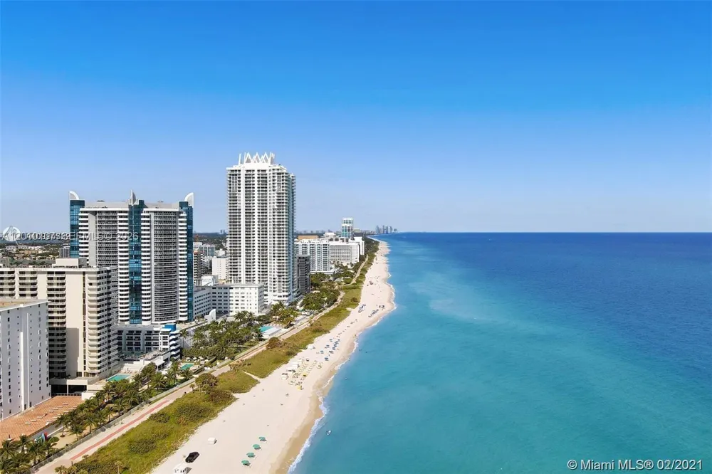 5025 Collins Ave #2206 Miami Beach, FL 33140