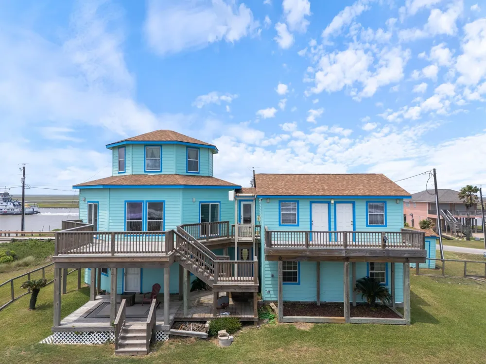 2258 County Road 230 Sargent, TX 77414