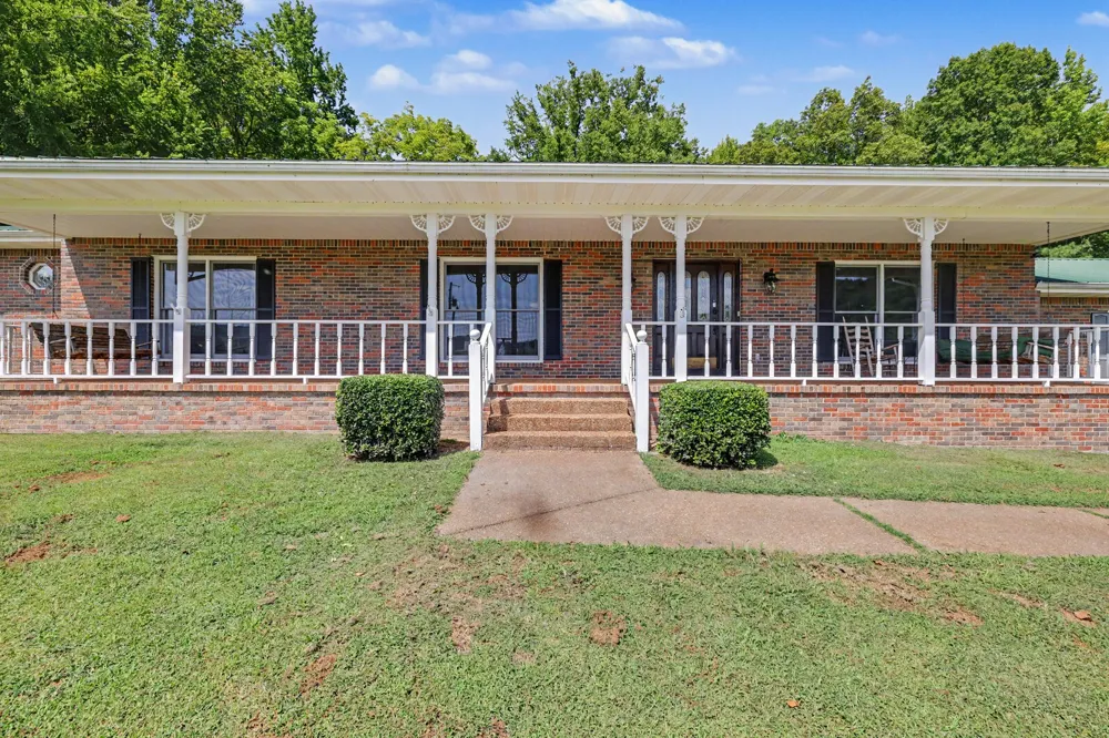 6268 Highway 100 W Centerville, TN 37033