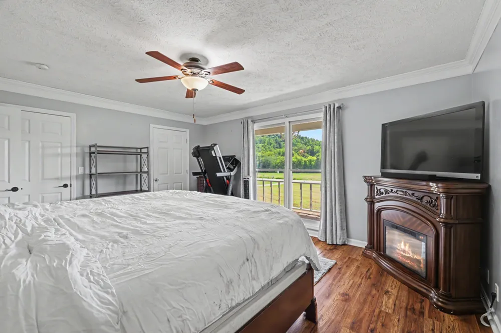 6268 Highway 100 W Centerville, TN 37033