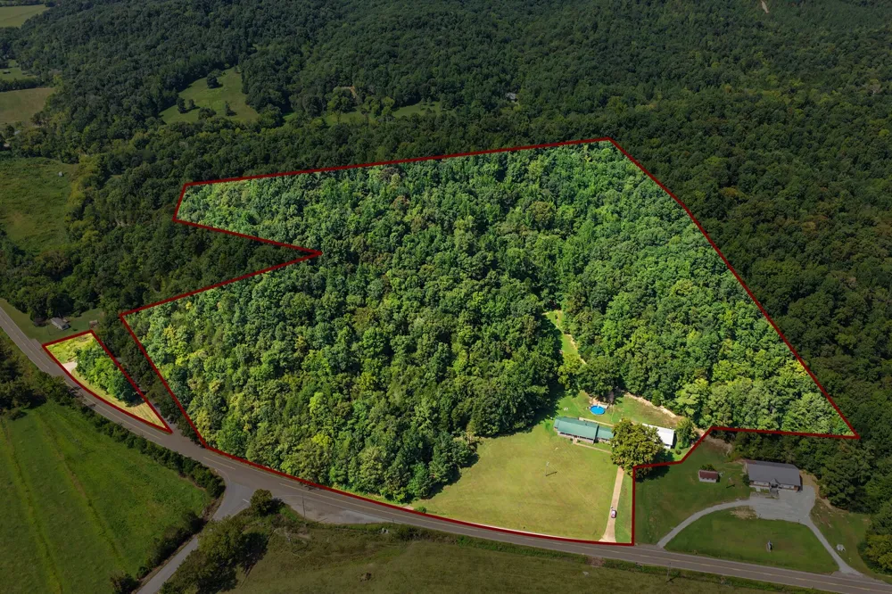 6268 Highway 100 W Centerville, TN 37033