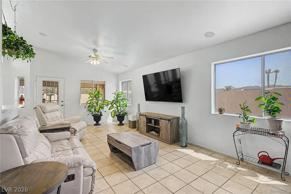 998 Trackers Glen Avenue Henderson, NV 89015