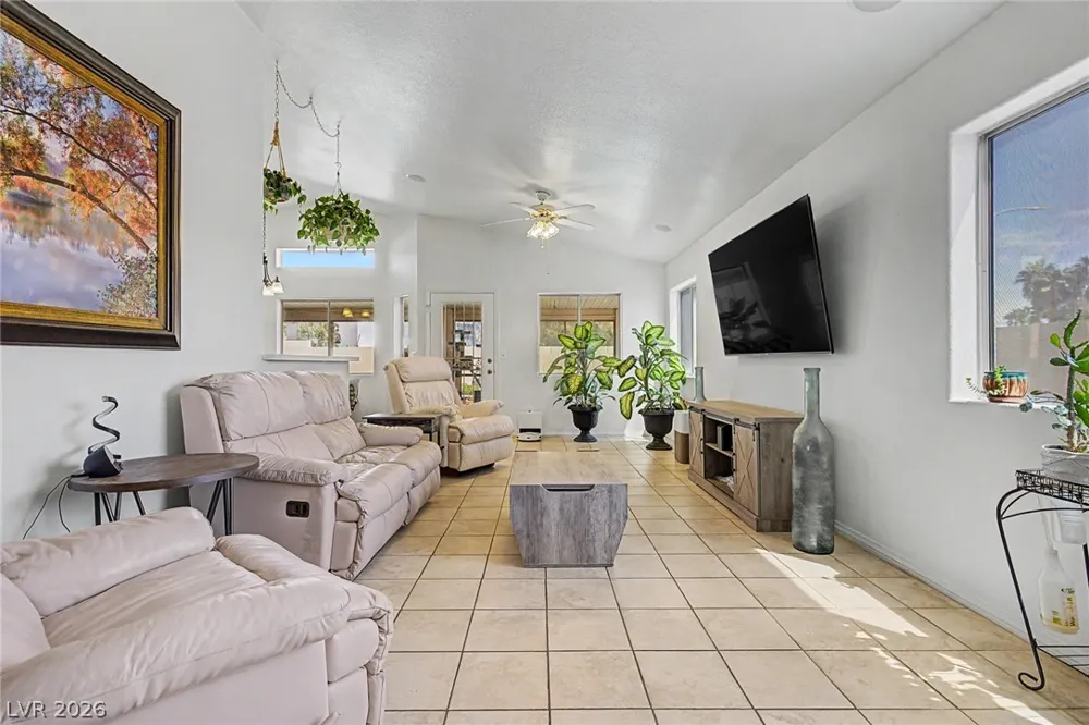 998 Trackers Glen Avenue Henderson, NV 89015