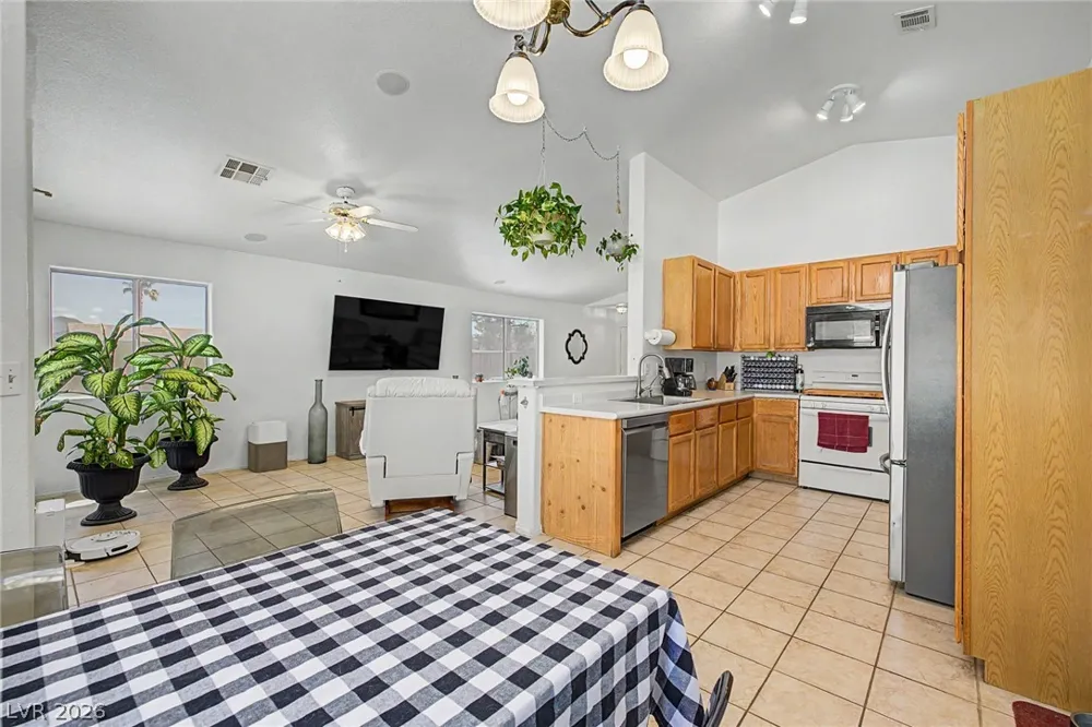 998 Trackers Glen Avenue Henderson, NV 89015