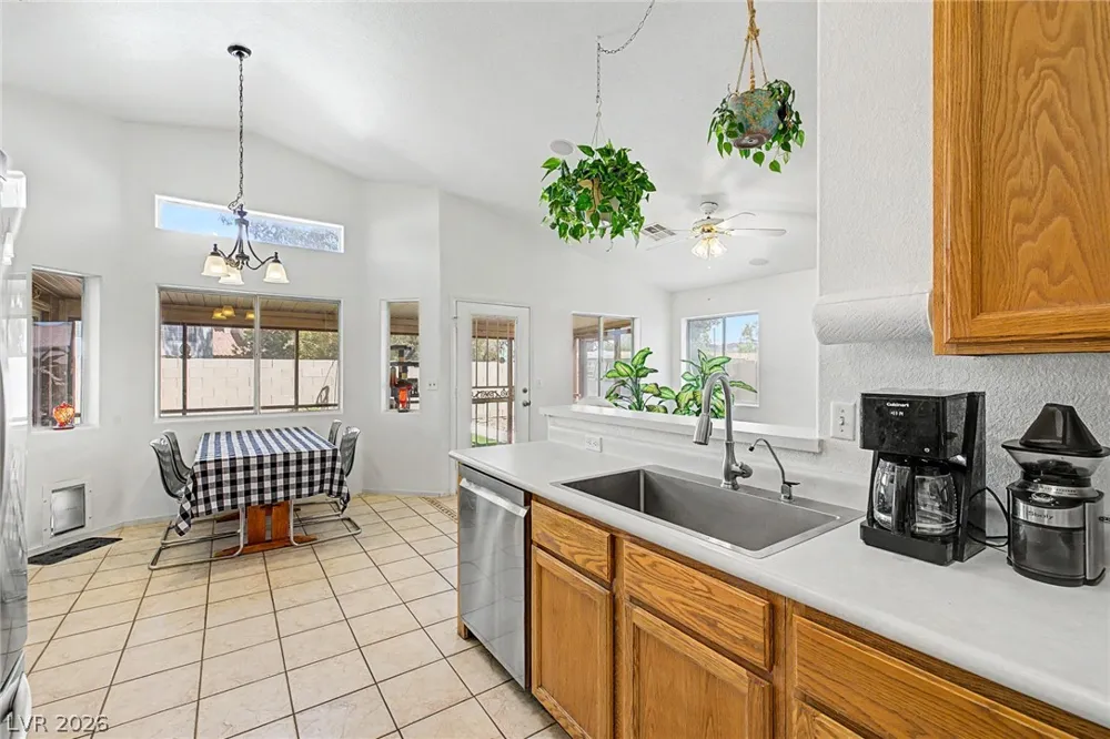 998 Trackers Glen Avenue Henderson, NV 89015