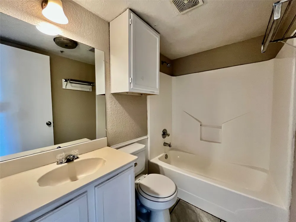 701 W Sycamore Street #205 Denton, TX 76201