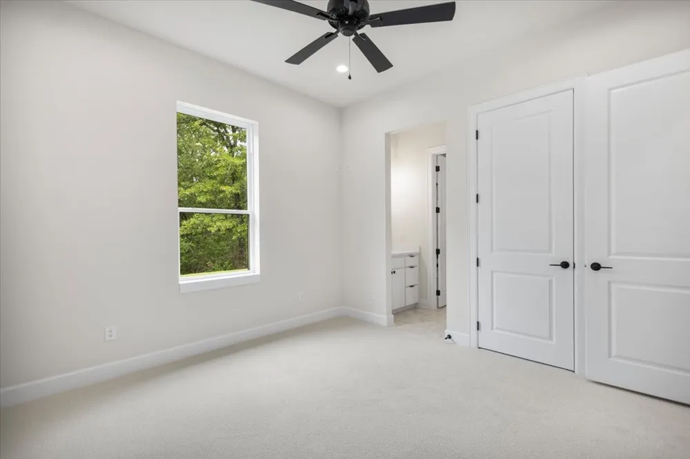 543 County Road 6305 Mineola, TX 75773