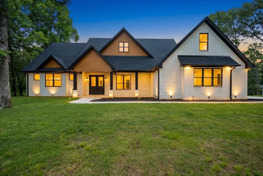 543 County Road 6305 Mineola, TX 75773
