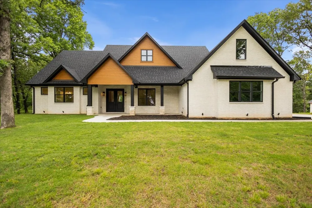 543 County Road 6305 Mineola, TX 75773