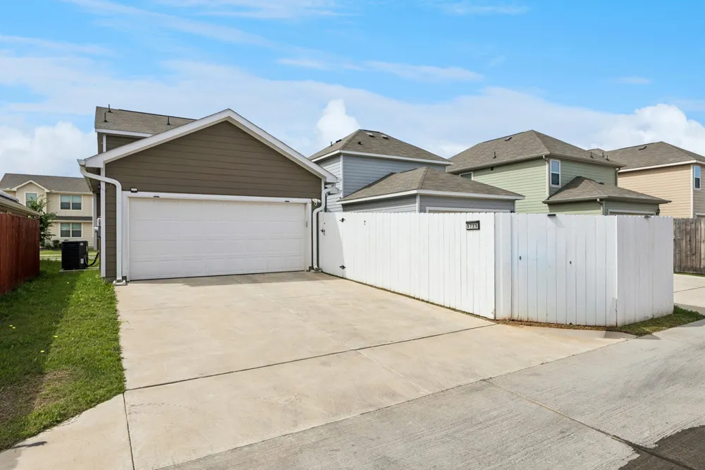 5725 Willamette Drive Fort Worth, TX 76119