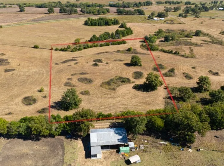 CR 25100 Roxton, TX 75477