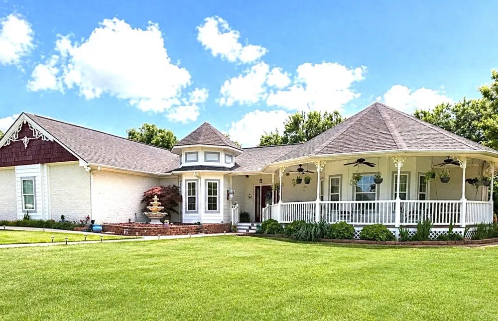 102 Palmer Dr. Comanche, TX 76442