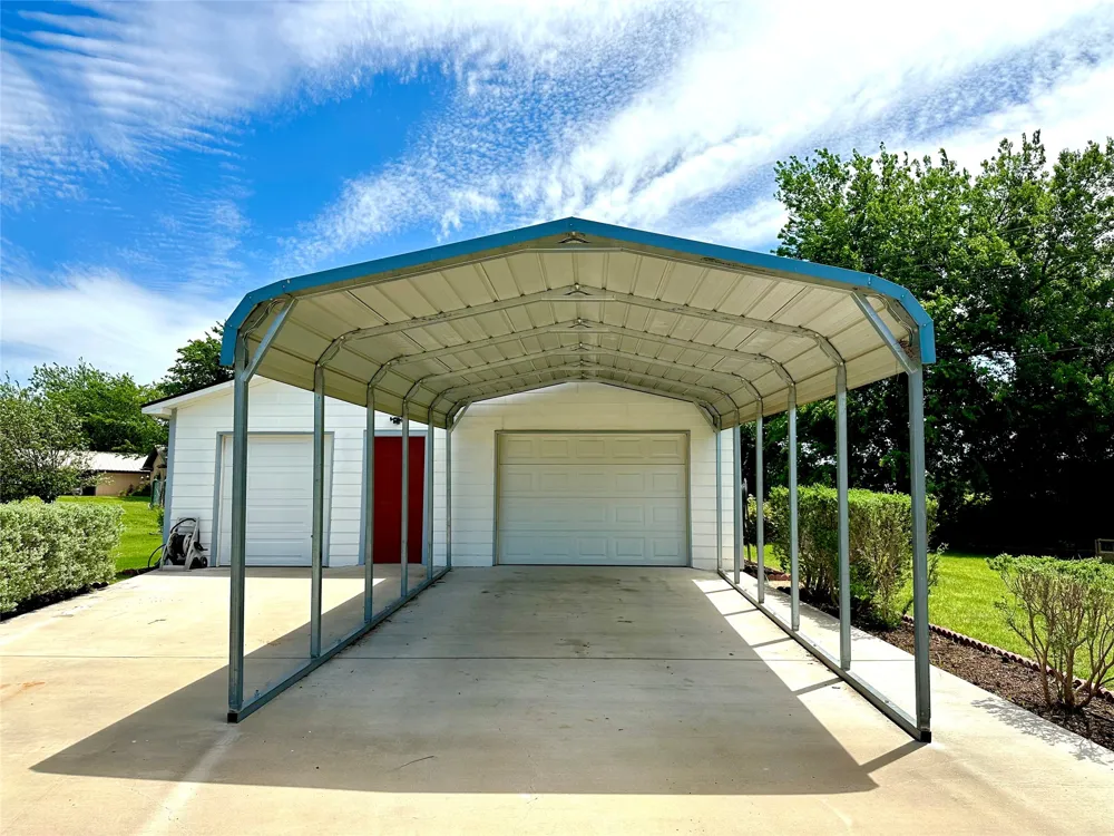 102 Palmer Dr. Comanche, TX 76442