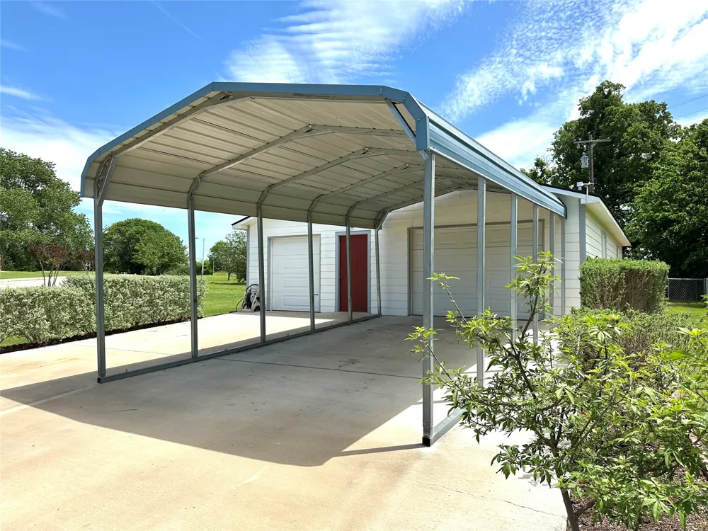 102 Palmer Dr. Comanche, TX 76442