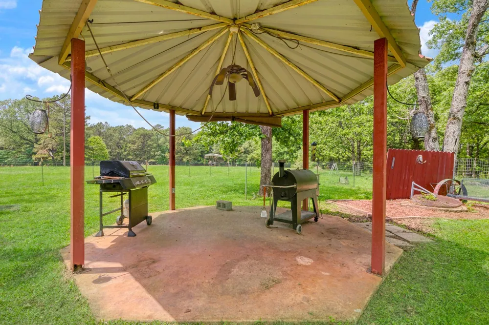 9157 HWY 271 Powderly, TX 75473