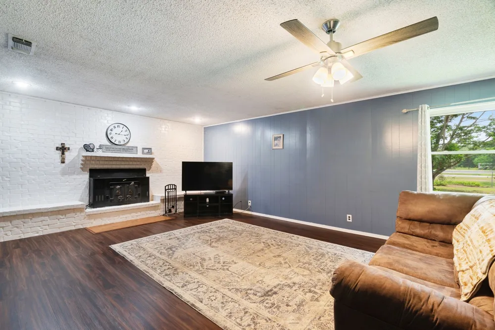 9157 HWY 271 Powderly, TX 75473