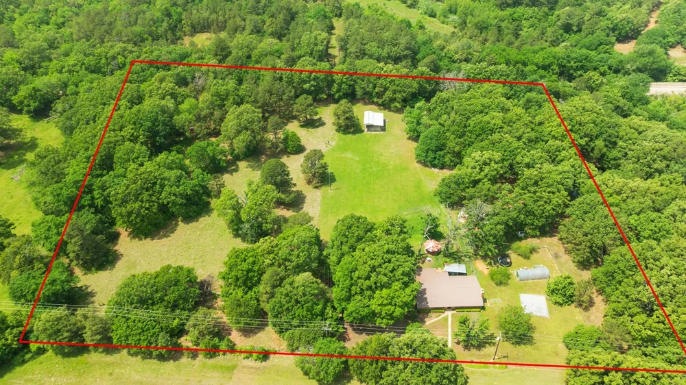 9157 HWY 271 Powderly, TX 75473