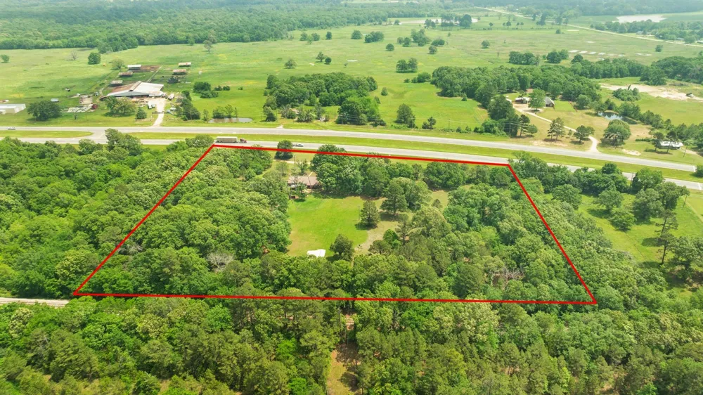 9157 HWY 271 Powderly, TX 75473