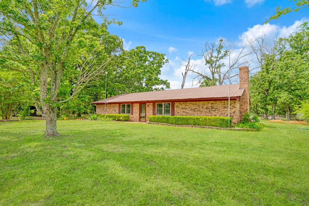 9157 HWY 271 Powderly, TX 75473