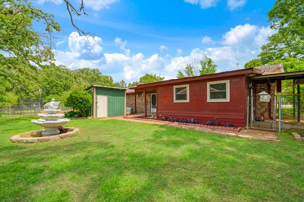 9157 HWY 271 Powderly, TX 75473
