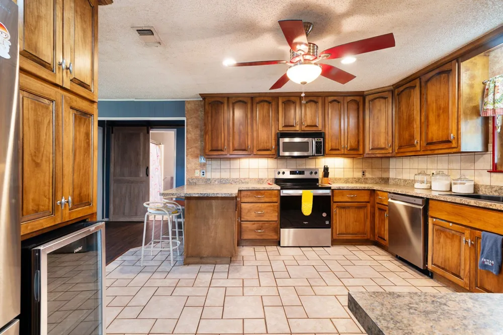 9157 HWY 271 Powderly, TX 75473