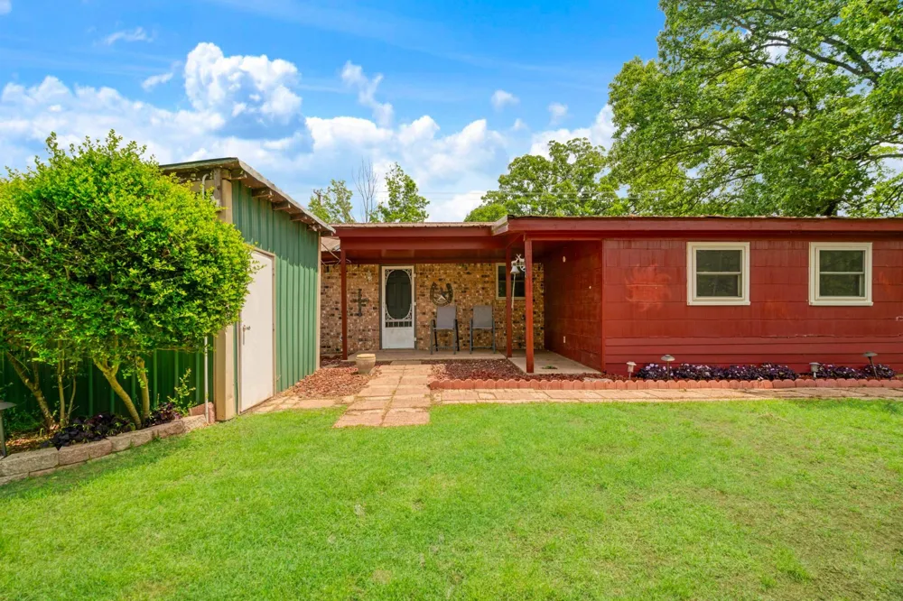 9157 HWY 271 Powderly, TX 75473