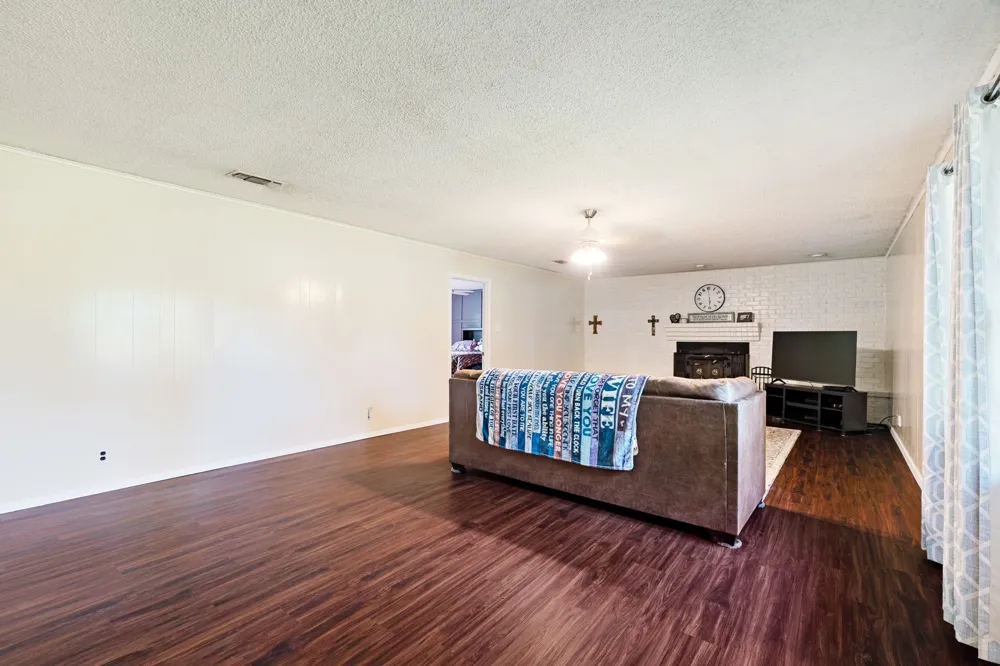 9157 HWY 271 Powderly, TX 75473