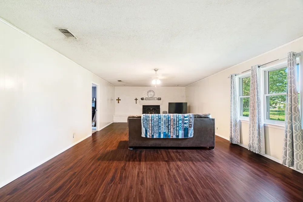 9157 HWY 271 Powderly, TX 75473
