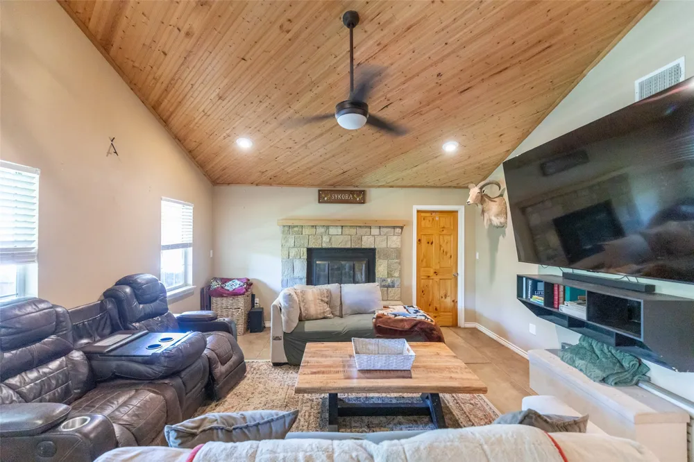 10227 County Road 379 Hawley, TX 79525
