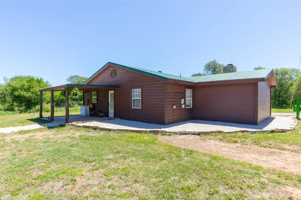 10227 County Road 379 Hawley, TX 79525