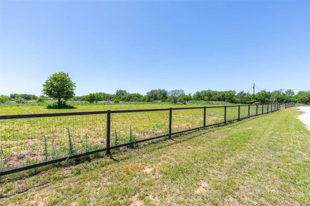 10227 County Road 379 Hawley, TX 79525