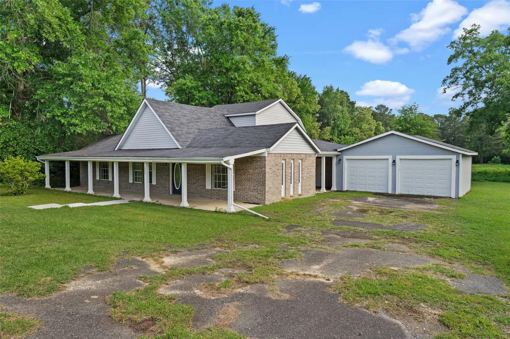 10553 White Oak Drive Keithville, LA 71047