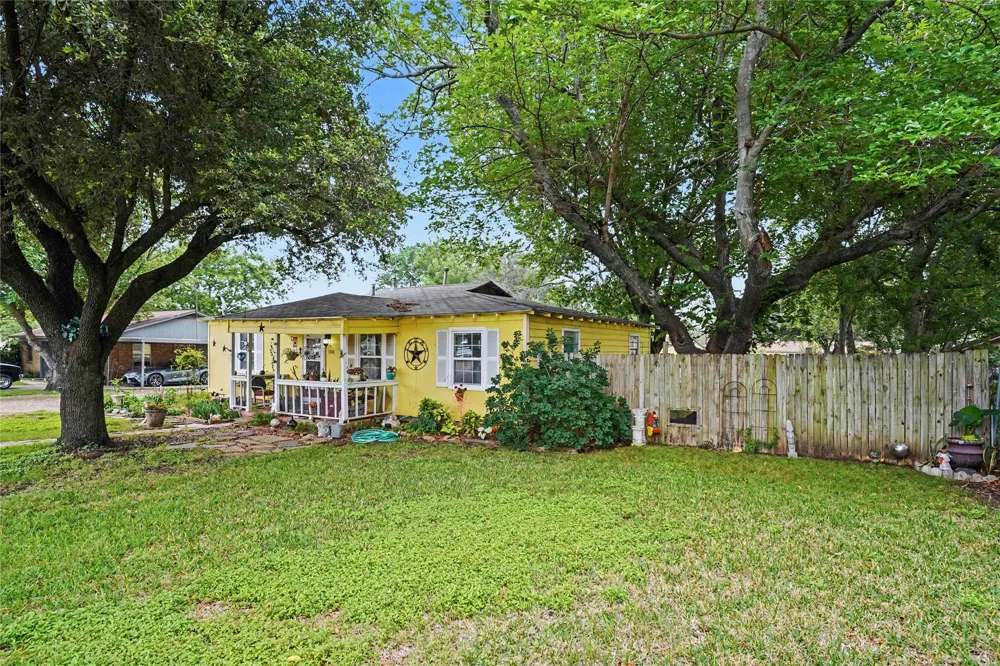 5700 Kennedy Street Watauga, TX 76148