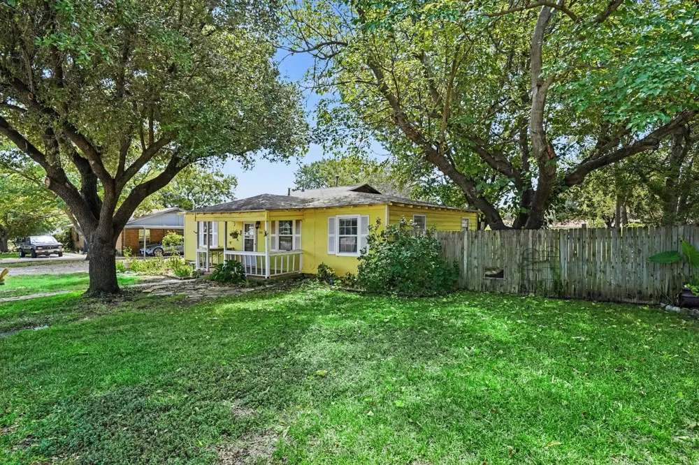 5700 Kennedy Street Watauga, TX 76148