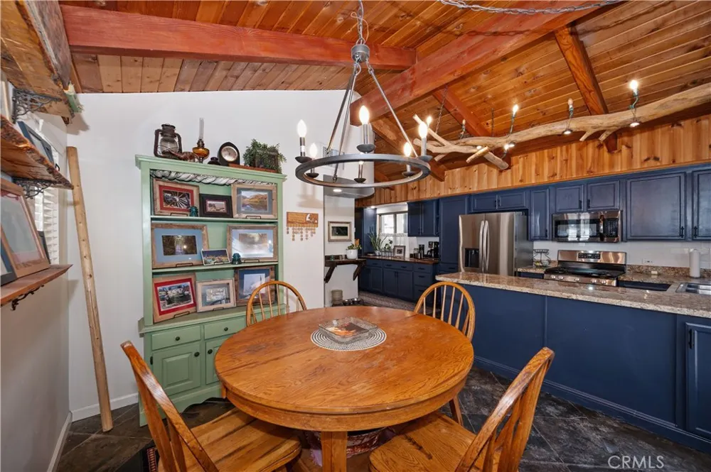 521 Fir Lane Green Valley Lake, CA 92341
