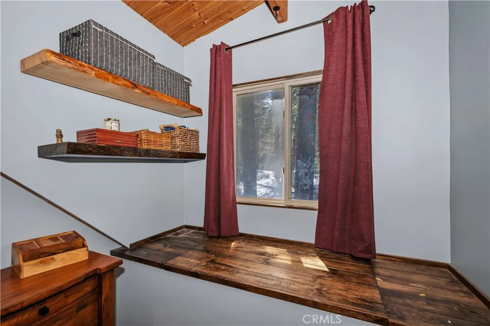 521 Fir Lane Green Valley Lake, CA 92341