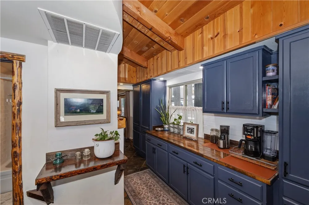 521 Fir Lane Green Valley Lake, CA 92341