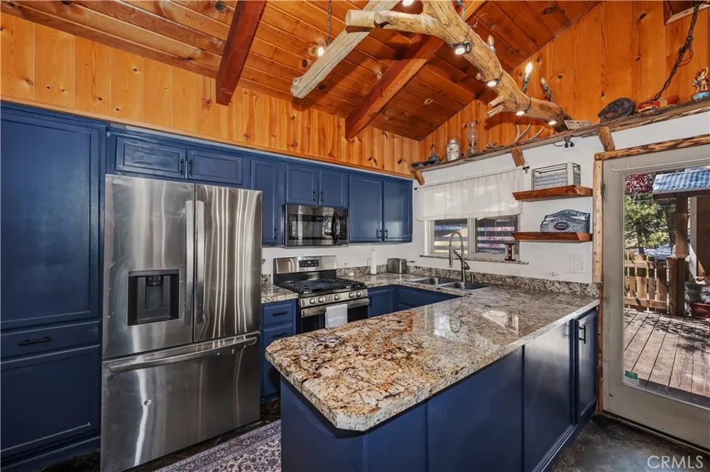 521 Fir Lane Green Valley Lake, CA 92341
