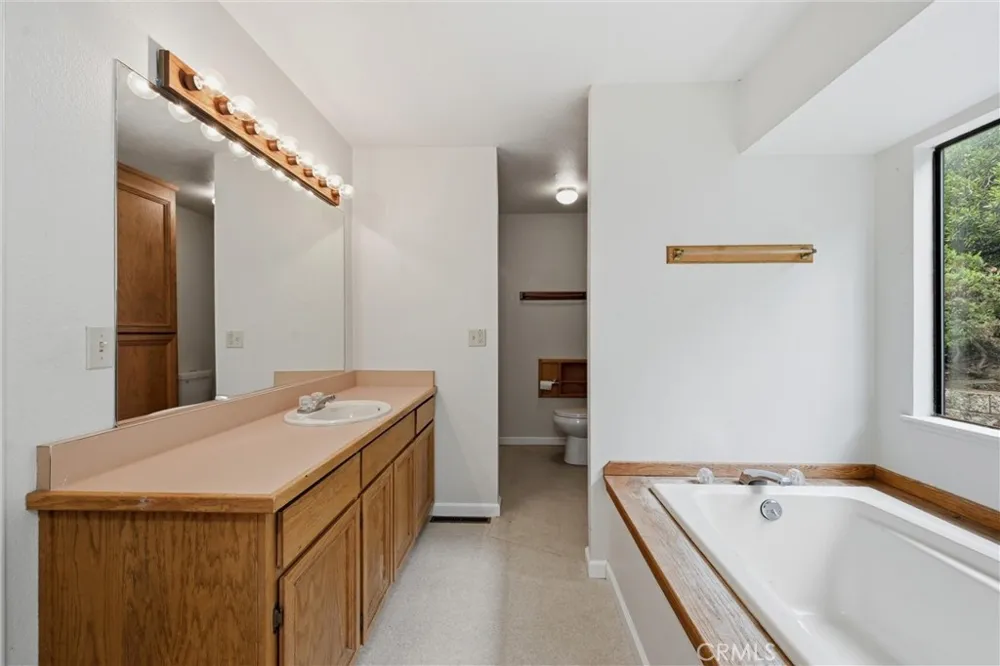 17312 Greenridge Hidden Valley Lake, CA 95467