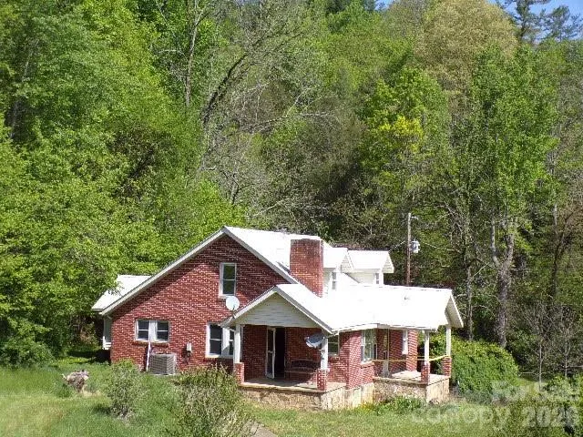 145 Kirks Drive Hot Springs, NC 28743
