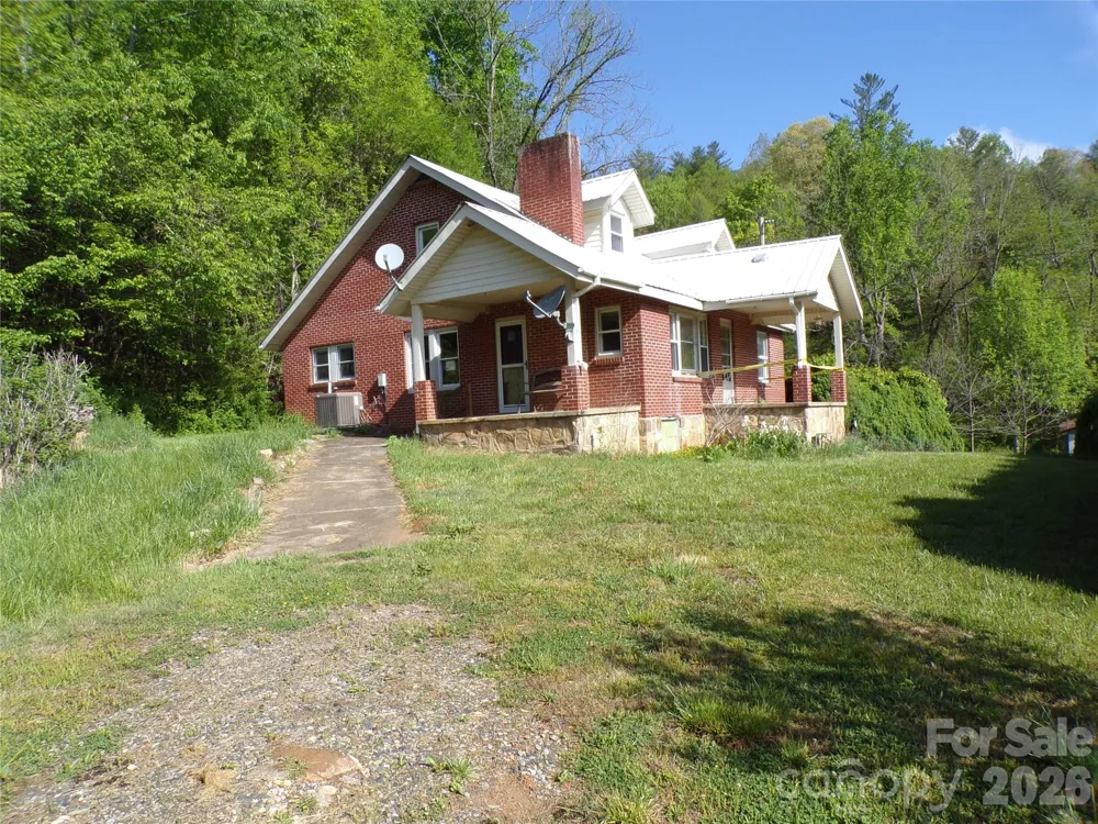 145 Kirks Drive Hot Springs, NC 28743