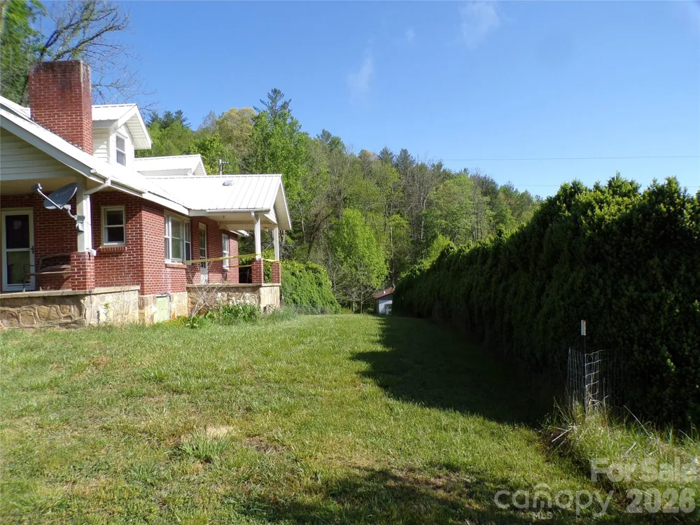 145 Kirks Drive Hot Springs, NC 28743