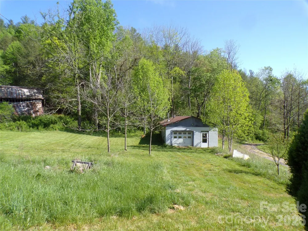145 Kirks Drive Hot Springs, NC 28743